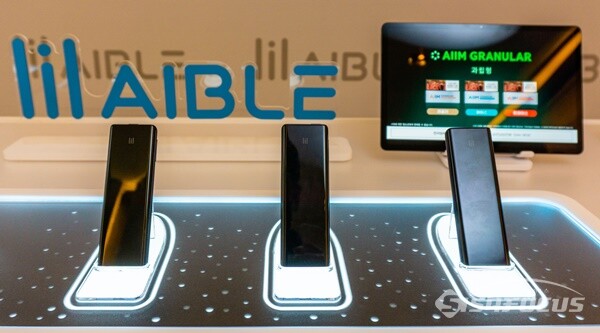 OLED 터치스크린을 탑애한 릴 에이블 프리미엄 (사진 / 강민 기자)