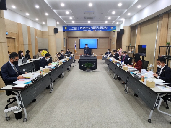 14일 경북도의회 문화환경위원회가 경북도콘텐츠진흥원의 주요 업무계획을 보고받고 행정사무감사를 하고 있다. 사진/경북도의회