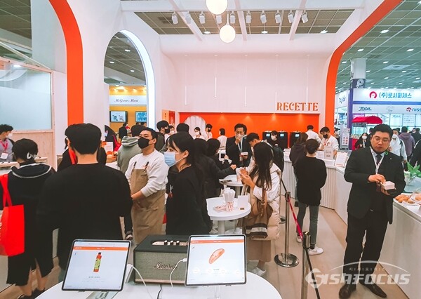 신세계푸드는 베이커리 브랜드 RECETTE를 통해 카페 통합 솔루션을 제공한다. (사진 / 강민 기자)