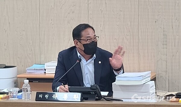 29일 도시계획과 행정사무감사에서 곽동환 의원(국민의힘, 현풍·유가·구지)은 도·농복합지역으로 개발여지가 많은 달성군의 특성에 주민들은 일몰제 폐지 후 주민들이 피해를 입지 않을 방안을 물었다.사진/김진성 기자