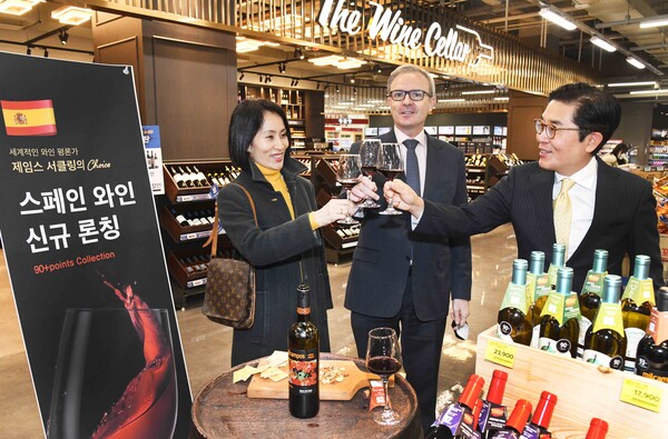 홈플러스는 스페인 지역 와인을 직수입해 단독으로 공급한다. ⓒ홈플러스