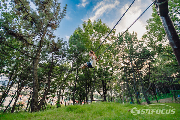 대상 수상작 '도원서원 그네'.사진/북구청 제공