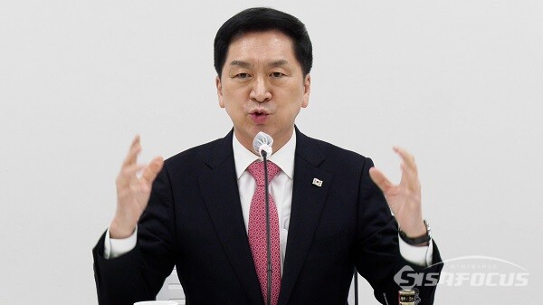 국민의힘 당권주자인 김기현 의원이 26일 오후 서울 마포구에서 열린 마포포럼 '제65차 더좋은 세상으로 정례 세미나'에서 발언하고 있다. 사진 / 권민구 기자