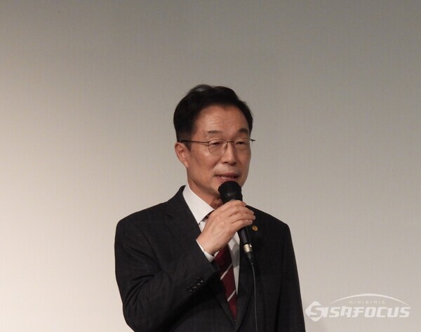 6일 임종식 경북교육감이 더케이호텔경주에서 열린 경북교육청 신규 교육전문직원 연수회 특강을 하고 있다. 사진/김영삼 기자