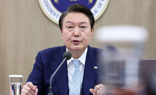 윤석열 대통령이 서울 용산 대통령실 청사에서 열린 국무회의를 주재하고 있다 / ⓒ뉴시스DB