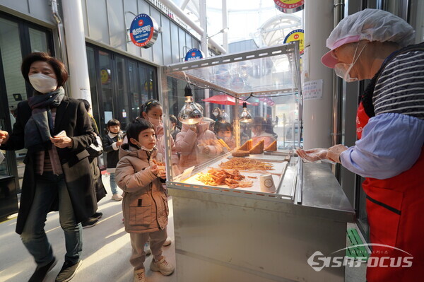 해남매일시장 장보기 행사 실시. 사진/해남군청 제공