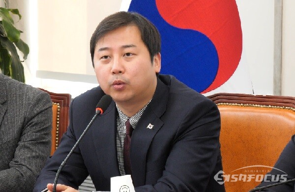 국민의힘 장예찬 청년최고위원이 27일 오전 서울 여의도 국회에서 열린 당 최고위원회의에서 발언하고 있다. 사진 / 김경민 기자