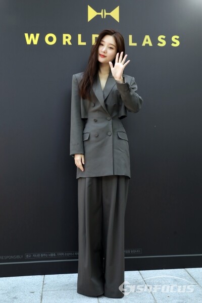 17일 배우 정채연이 포즈를 취하고 있다.(2) [사진 / 오훈 기자]