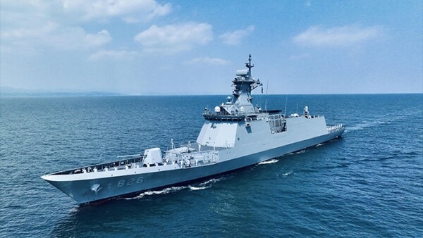 대한민국 해군은 신형 호위함 천안함(FFG-826)이 19일 진해 군항에서 취역했다고 밝혔다. 사진은 신형 호위함 천안함(FFG-826) 항해모습. / ⓒ해군 제공
