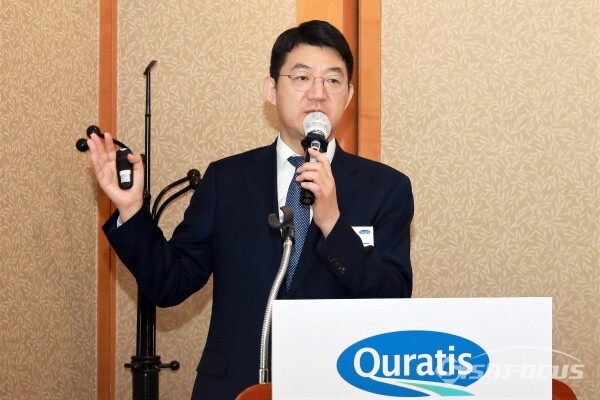 26일 조관구 큐라티스 대표이사가 성장 전략을 소개하고 있다.(3) [사진 /오훈 기자]
