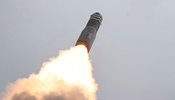 북한은 13일 화성-18형 시험발사를 진행했다 / ⓒ뉴시스-조선중앙통신