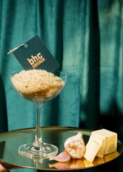 티징영상에서 공개된 bhc 치킨 마법클에 사용되는 식재료 ⓒbhc