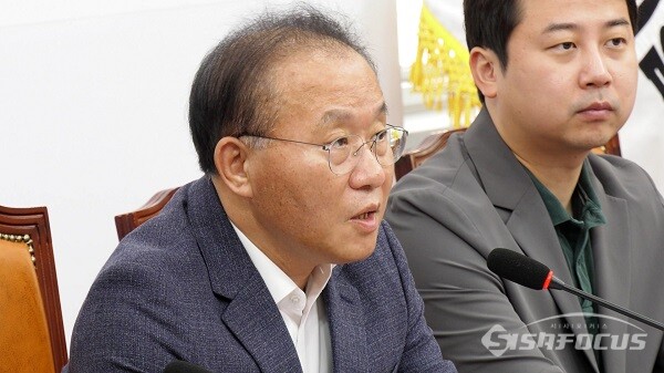 국민의힘 윤재옥 원내대표가 31일 오전 서울 여의도 국회에서 열린 국민의힘 최고위원회의에서 발언하고 있다. 사진 / 김경민 기자