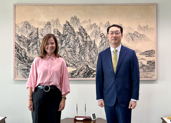 방한중인 욜란다 로페즈 미국의 소리(Voice of America, VOA) 총국장 대행과 외교부 김건 한반도평화교섭본부장 / ⓒ외교부