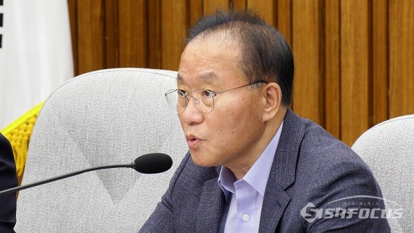 국민의힘 윤재옥 원내대표가 4일 오전 서울 여의도 국회에서 열린 아파트 무량판 부실공사 진상규명 TF 임명장 수여식 및 제1차 회의에서 발언하고 있다. 사진 / 김경민 기자