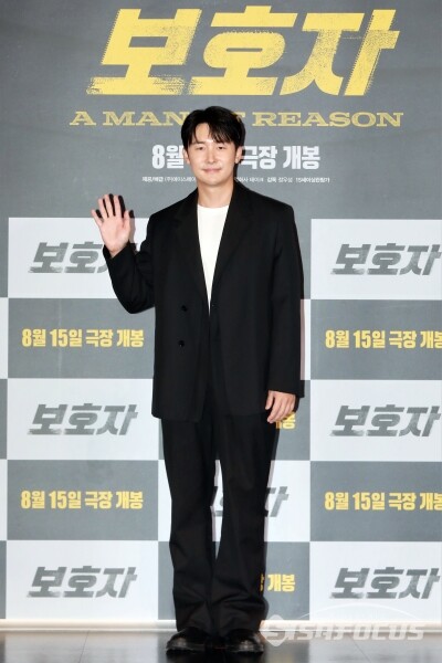 9일 배우 김준한이 포토타임을 갖고 있다.(2) [사진 / 오훈 기자]