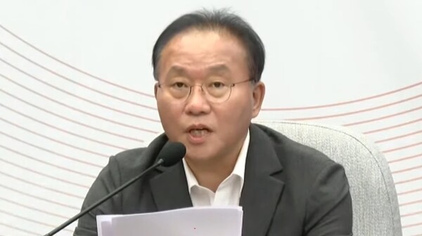 윤재옥 국민의힘 원내대표가 11일 서울 여의도 국회에서 열린 원내대책회의에서 발언하고 있다. 사진 / 이훈 기자