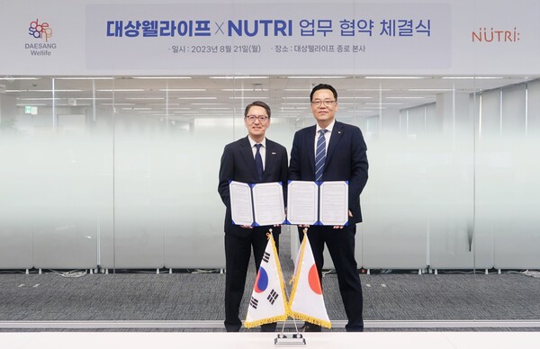 서훈교 대상웰라이프 대표이사(사진 우)와 타케마사 에이지 뉴트리 대표ⓒ대상