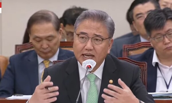 지난 23일 열린 국회 외교통일위원회 전체회의에서 박진 외교부 장관이 일본 후쿠시마 원전 오염수 해양 방류 방침과 관련해 여야 의원들의 질문에 답변하고 있다. 사진 / 시사포커스TV