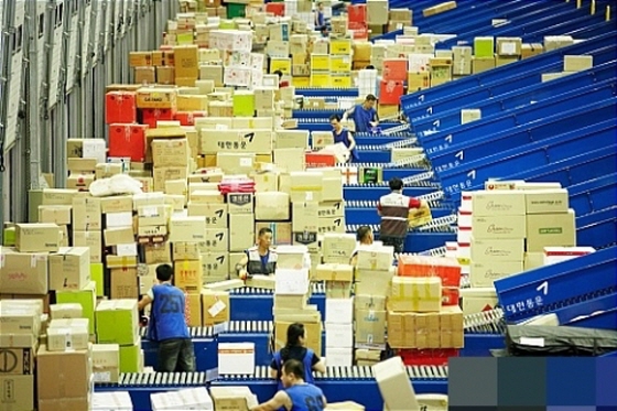 사진은 기사내용과 직접적인 관련없는 택배분류현장 모습 / ⓒ뉴시스