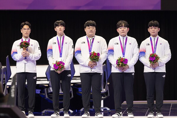 항저우 아시안게임 배틀그라운드 모바일 종목에 출전한 대한민국 대표팀. ©크래프톤