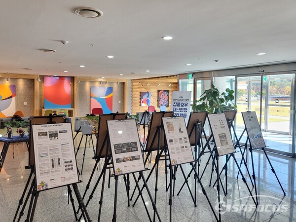 경북교육청은 재난현장 사진 및 안전학교 공모전 수상작 전시하는 등 학교시설 재난 및 사고에 대한 상시 교육을 강화하고 있다.사진/엄지원 기자