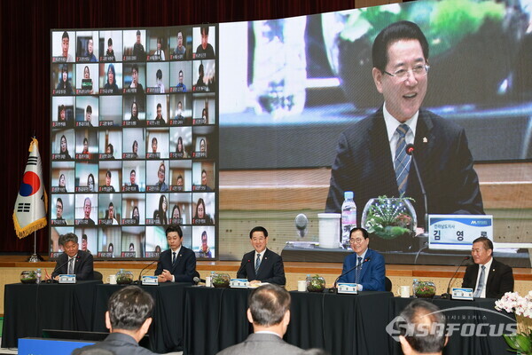 완도군이 김영록 전남도지사와 ‘도민과의 대화’를 개최했다. 사진/완도군청 제공