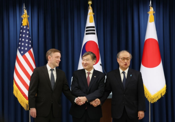 조태용(가운데) 국가안보실장, 제이크 설리번(왼쪽) 미국 백악관 국가안보보좌관, 아키바 다케오 일본 국가안전보장국장.(사진/뉴시스)