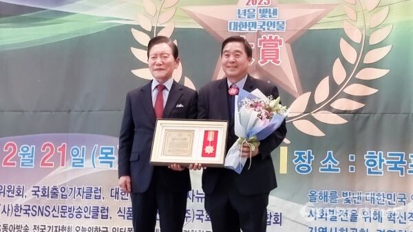 (사진우측) 이진락 문화도시위원장 모습. 사진/경주시의회