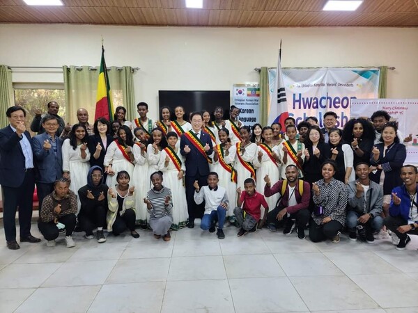 임종식 경북교육감(사진 중앙)이 따뜻한 경북교육 세계표준의 원년을 아프리카 대륙에서 뜻깊게 출발하고 있다. 사진/경북교육청