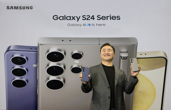 17일(현지시간) 미국 새너제이에 위치한 SAP센터에서 개최된 '갤럭시 언팩 2024' 행사에서 삼성전자 MX사업부장 노태문 사장이 '갤럭시 S24 시리즈'를 공개하고 있다. ⓒ삼성전자