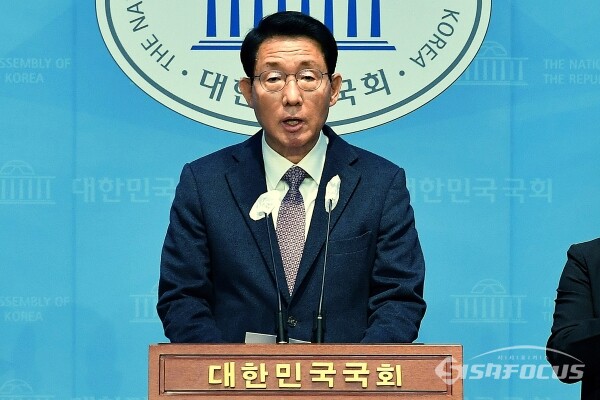 5일 김상훈 의원이 기자회견을 하고 있다.(2)