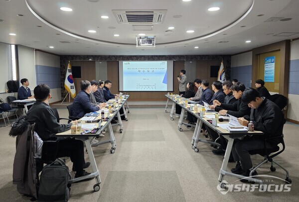 완도군이 보길(노화) 급수 구역 비상 공급망 구축 사업, 기본 및 실시 설계 용역 착수 보고회를 가졌다. 사진/완도군청 제공