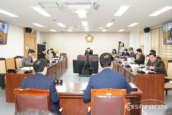 경주시의회 2025 APEC 경주유치지원 특별위원회의 간담회 모습. 사진/경주시의회