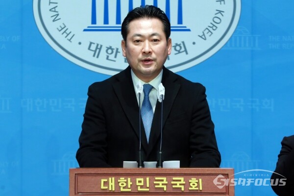 23일 장동혁 원내대변인이 기자회견을 하고 있다. [사진 /오훈 기자]