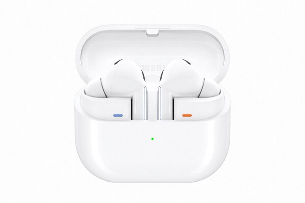 갤럭시 버즈3 프로 화이트. ©삼성전자