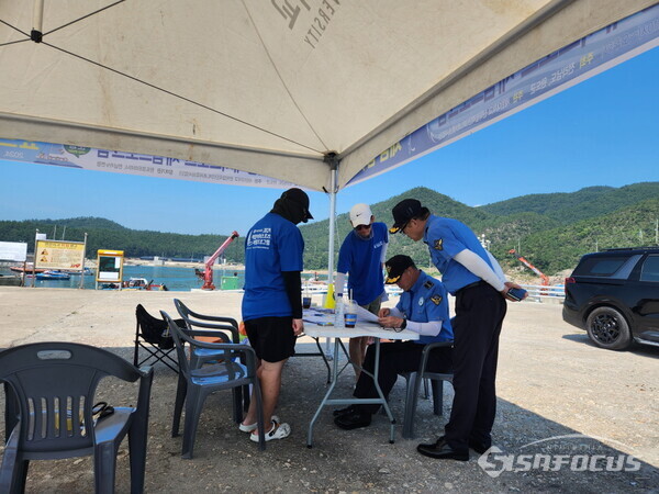 피서철 수상레저 집중 안전관리에 나선 완도 해양경찰. 사진/완도해경 제공
