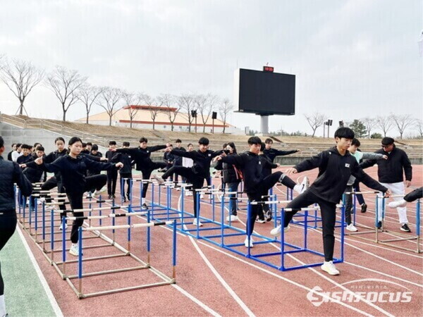 육상 꿈나물들의 훈련 장면. 사진/해남군청 제공
