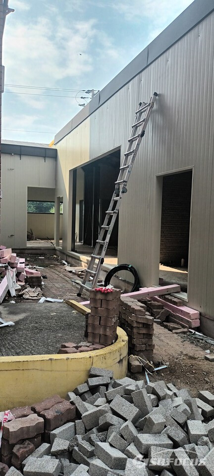 지난 24일 발생한 낙상사고 현장 모습. 사진/신용소 기자