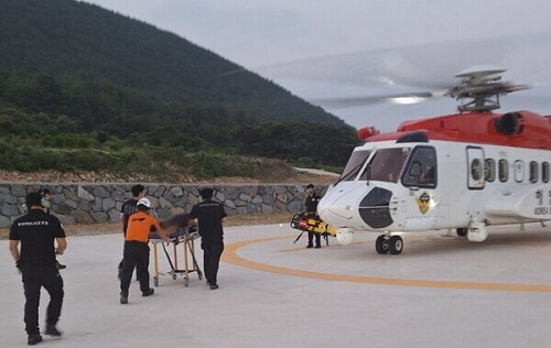 청산도 응급환자를 해양경찰 헬기로 긴급 이송. 사진/완도해경 제공