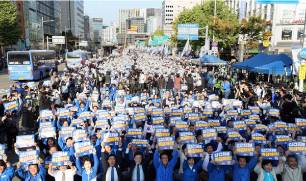 더불어민주당의 지난 2일 장외집회 모습. (사진/뉴시스)