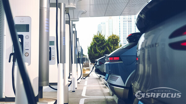 사진은 전기차 충전 장면 / ⓒ시사포커스DB