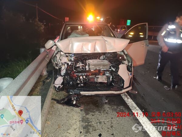 지게차와 충돌한 모닝 승용차가 심하게 파손된 모습. 사진/이경필(제보자)