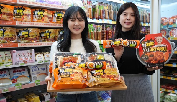 코리아세븐이 운영하는 세븐일레븐은 럭히밥 시리즈 포트폴리오를 기존 컵라면 1종에서 도시락, 김밥, 햄버거, 샌드위치, 떡볶이 등 7종까지 확대한다. ⓒ코리아세븐