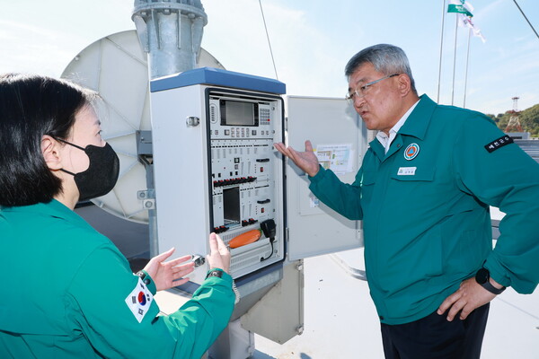 김학동 예천군수가 비상 급수시설을 점검하고 있다.ⓒ예천군