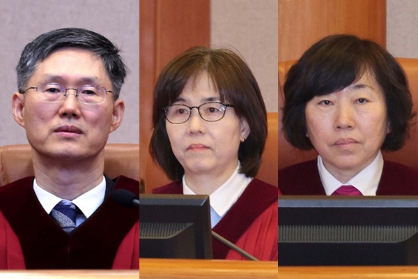 문형배 헌법재판관(좌), 이미선 헌법재판관(중), 정계선 헌법재판관(우). ⓒ뉴시스