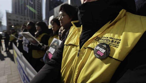 마트노조가 마트 이용자가 정치적 편향성을 드러낸 노조에 대한 불편함을 호소하자 이들을 극우 등으로 규정하며 경찰에 고발했다. ⓒ마트노조