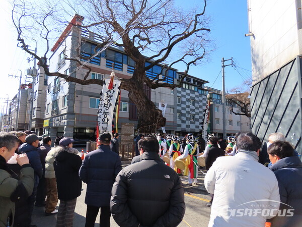 9일 오전 열린 경산시 중방동에서 ‘제22회 정월대보름 당산제’가 열리고 있다. 사진/장규호 기자