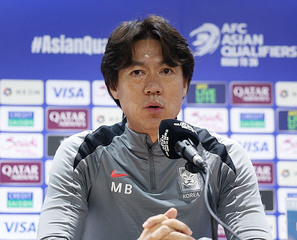 홍명보 감독, 오만과 1-1 무승부로 B조 1위도 위기. ⓒ뉴시스