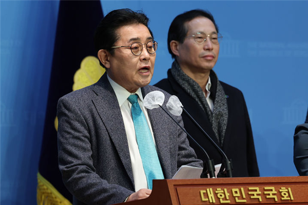 더불어민주당 탈당파인 새미래민주당 전병헌 대표. 시사포커스DB